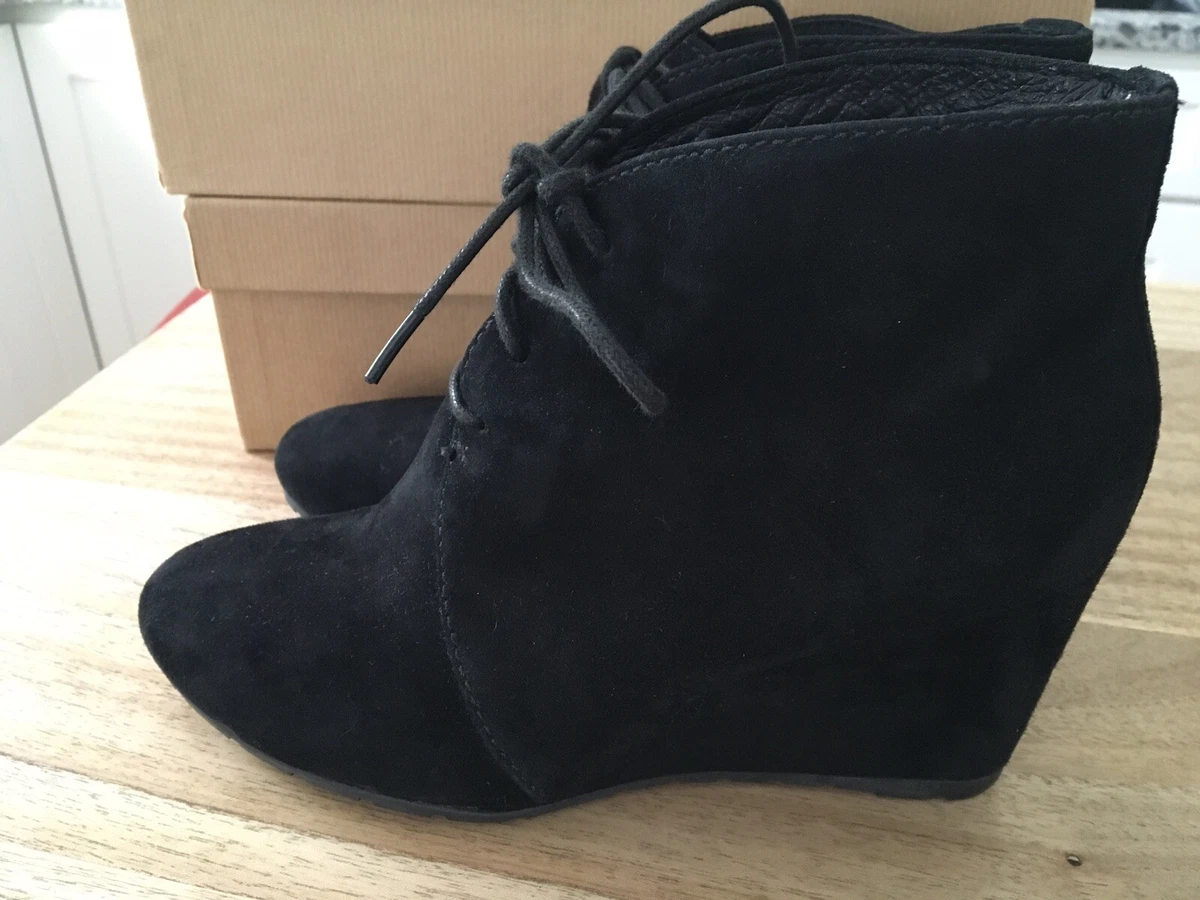 Clarks Artisan Black Suede Lace Up Wedge Heel Ankle Boots Size 7 M
