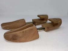 Johnston and Murphy Cedar Shoe Trees Medium Stretch Form