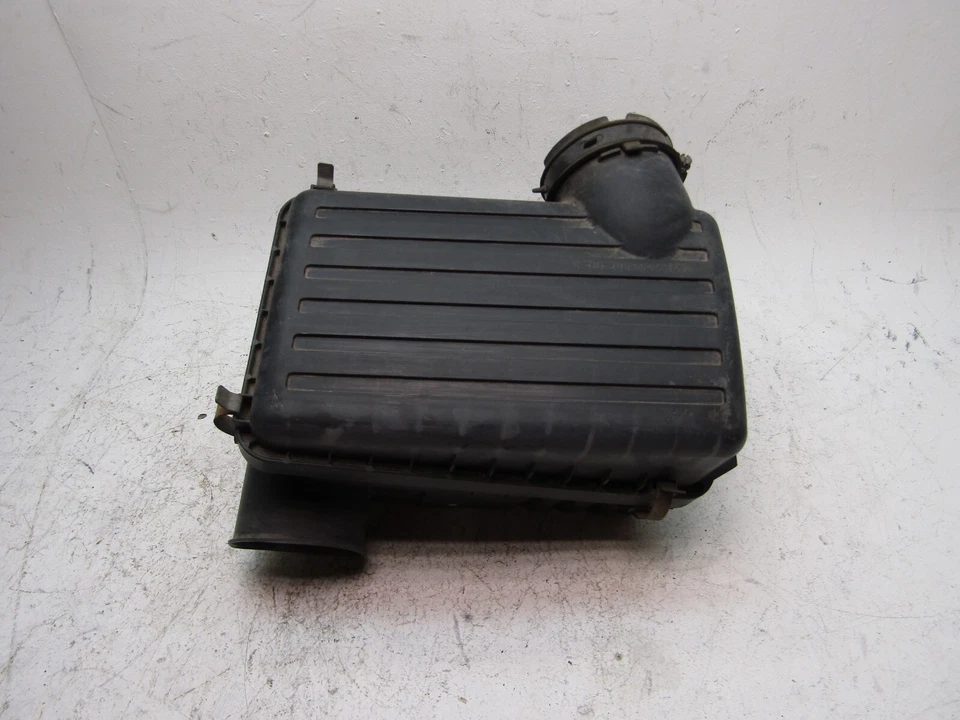 Filtro de aire carcasa Axiom 2002 2003 Isuzu caja limpiador de admisión cubierta inferior superior Foto 2 de 4