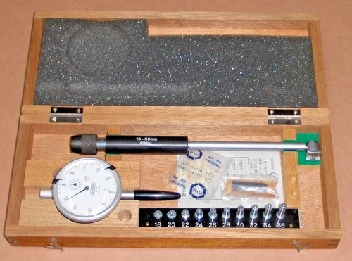 Takachiho Seiki Dial Bore Gauge Made In Japan With Box & Attachments. 18-35 MM