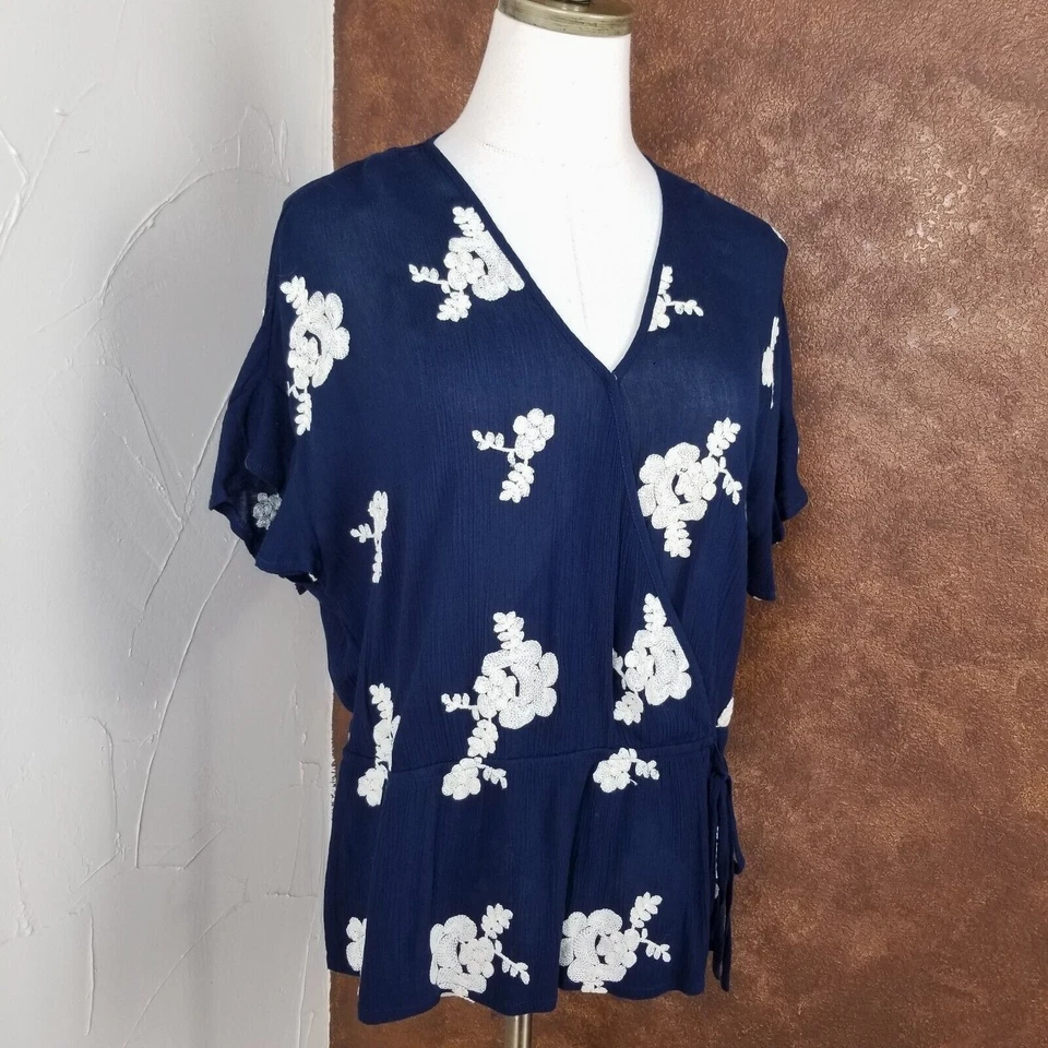 RD & Koko Anthropologie Faux Wrap Blouse Womens Size M Blue Floral Embroidered - Image 2 of 4