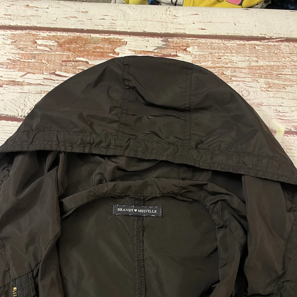 Brandy Melville John Galt Hailey Cremallera Capucha Chaqueta Jeans y Pantalones de Sudadera Lote de 3 Foto 4 de 4