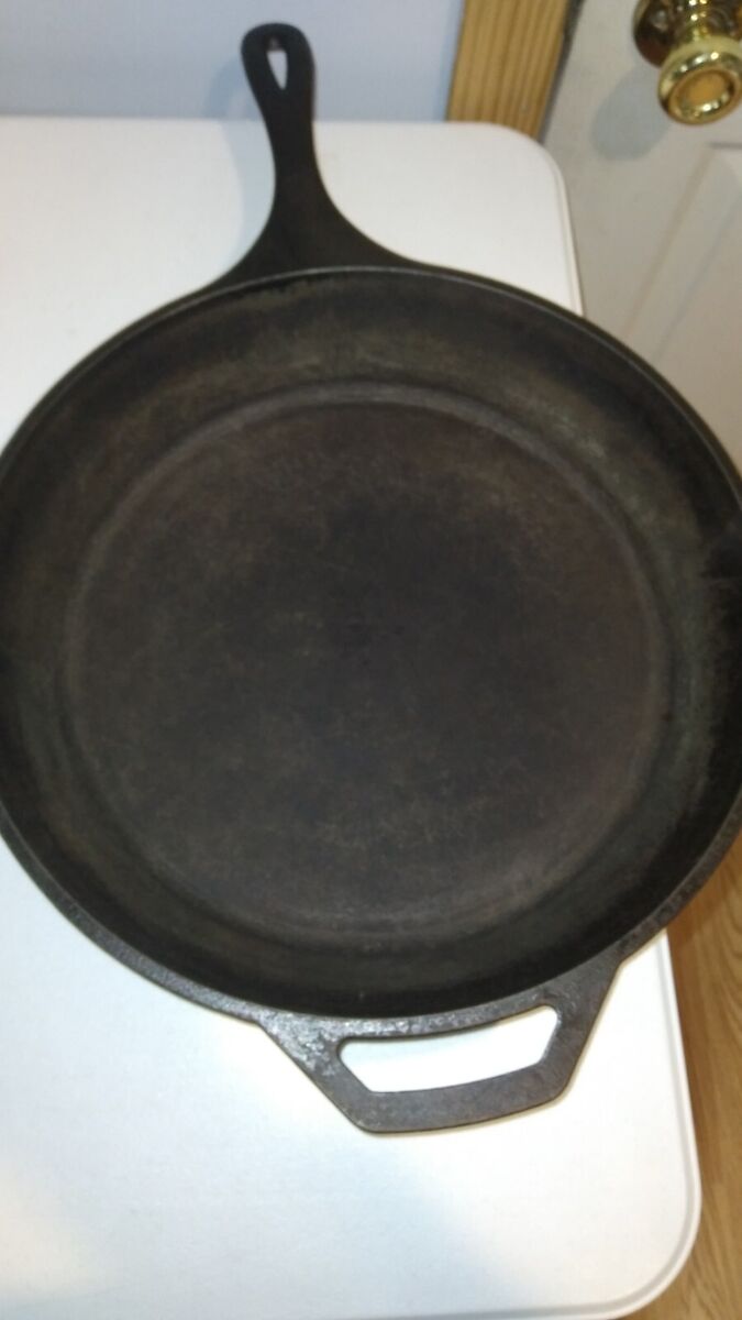 LODGE Cast Iron 13 1/4 LODGE Cast Iron 13 1/4