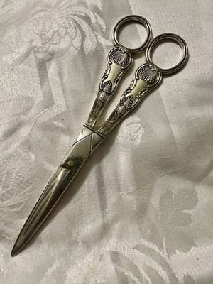 George III/Regency Period Solid Sterling Silver Kings Oak Leaf Ptrn Grape Shears