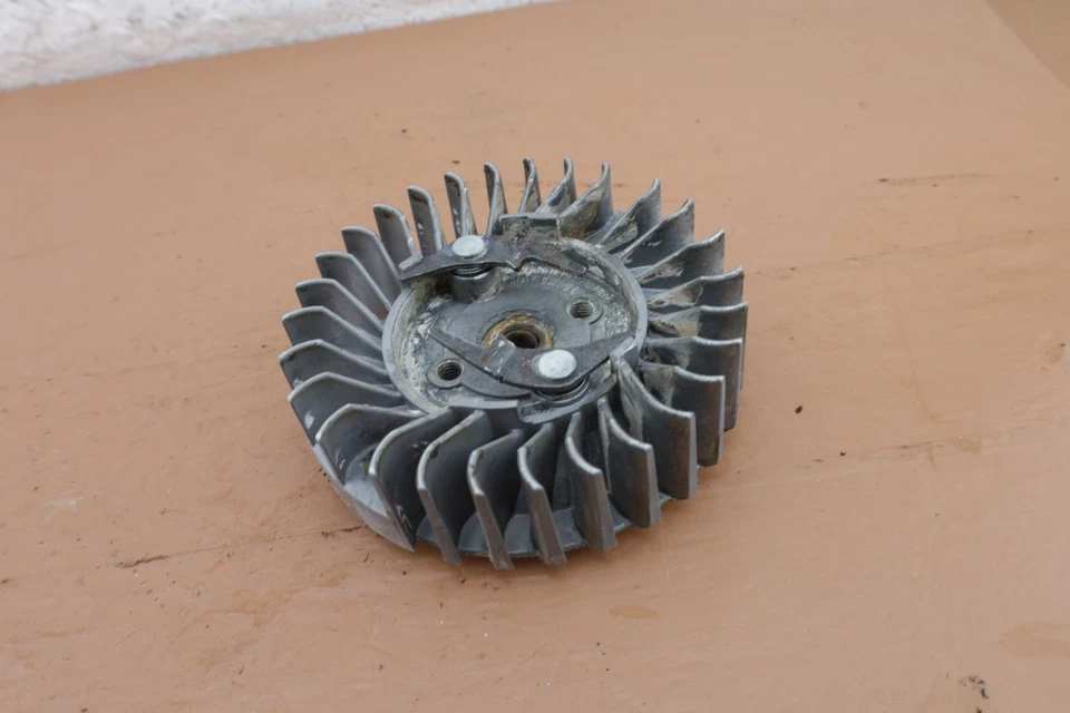 Motosierra de hormigón Dolmar PC-7335 volante OEM Foto 2 de 4