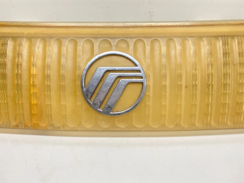 Mercury Sable 1989-1999 luz central delantera OEM, E94B-13A284-AC Foto 2 de 4