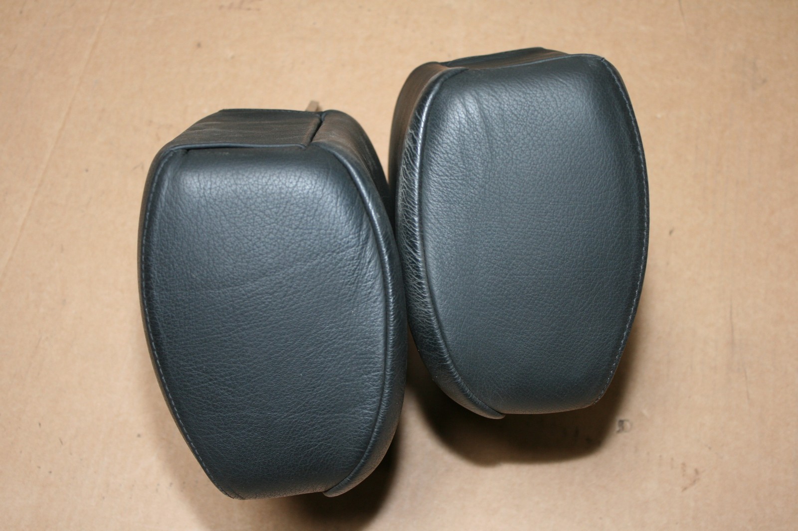 BMW E46 01-06 323 325 330 Convertible Front Headrests Left + Right Pair BLACK