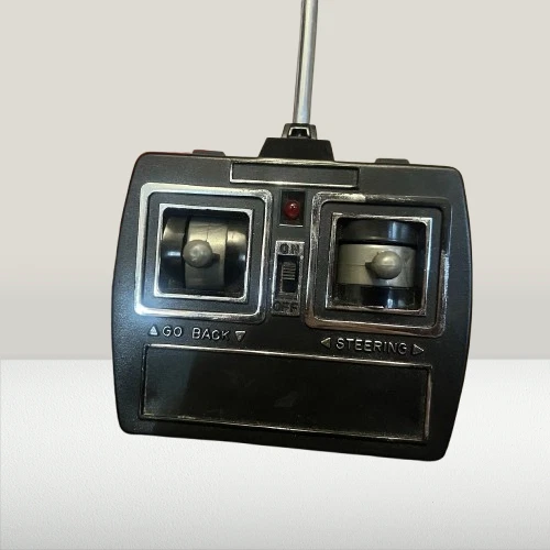 Macchina Telecomandata RCA NON TESTATA con telecomando - Immagine 4 di 4