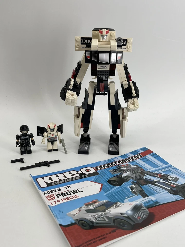 KRE-O Transformers Prowl 2 in 1 Set Police Car Robot Complete With Box & Manual - Image 3 of 4