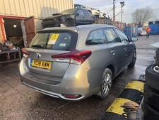 TOYOTA AURIS ESTATE 2018 HYBRID FOR BREAKING AUCTION FOR REAR VIEW MIRROR