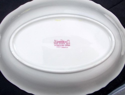 Syracuse Symphony Group of Oval Vegetable Bowl and Gravy Boat with Underplate - Picture 4 of 6