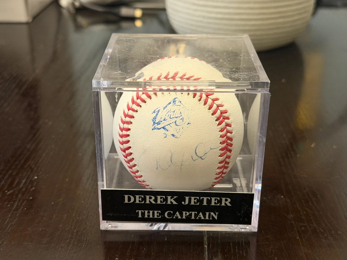 Preços baixos em Derek Jeter New York Yankees Bolas de Beisebol da