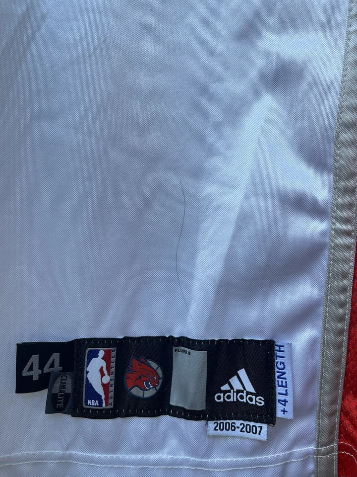 06-07 Charlotte Bobcats-Hornets Team issued/Game Worn Brevin Knight Sz 44 Jersey - Image 3 of 4