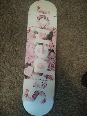 Superior Skateboard Deck Floral 8.0
