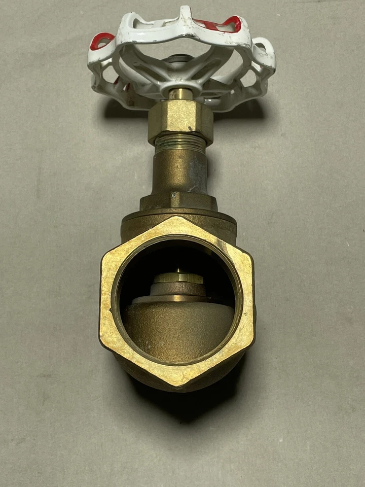 Toyo Red-white 2” Globe Valve No 211 Class 125 Rising Stem 2” Female NPT - Image 4 of 4