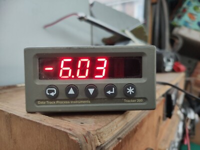 DATA TRACK PROCESS INSTRUMENTS TRACKER 200 222 ICENTA CONTROLS RED ANLG 