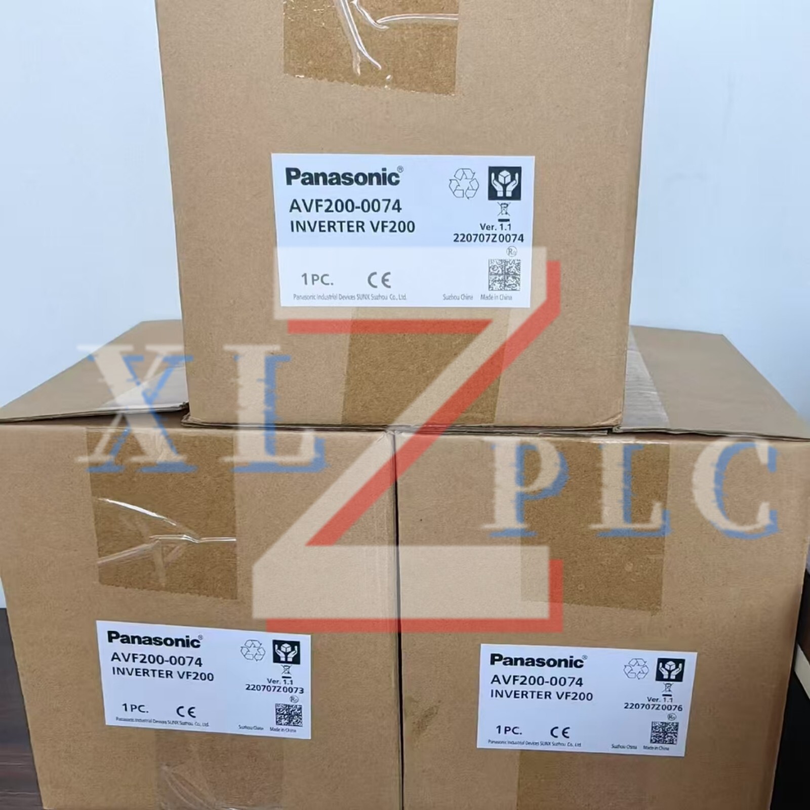 1PCS New Panasonic AVF200-0074 Inverter In Box*