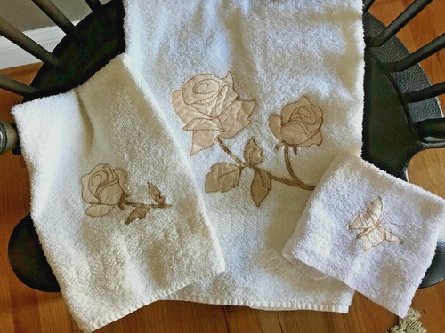 VTG USA Cannon 3 Pc Towel Set White W/ Pink Applique Roses Butterfly Gold Trim - Picture 2 of 7