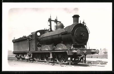 Photo Postcard British Locomotive No. 2518 with Coal Tender, Engine Driver and Heater AU 