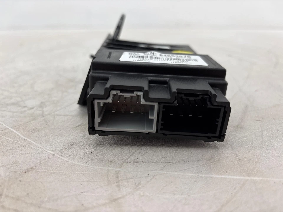 Módulo de control informático Buick Enclave 2018-2024 tercera fila asiento plegable OEM Foto 2 de 4