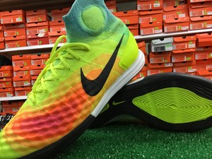 indoor soccer shoes size 10