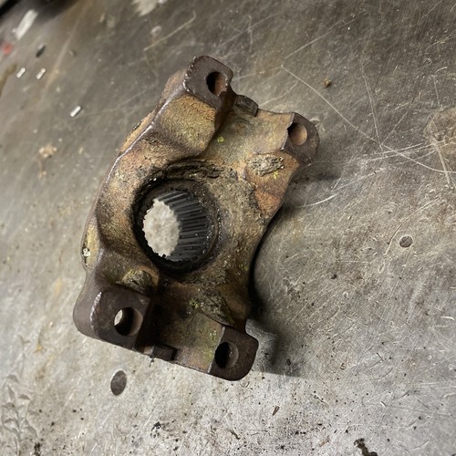 Dana 60 Pinion Yoke 1330 29 Spline OEM Ford 1330 - Picture 2 of 5