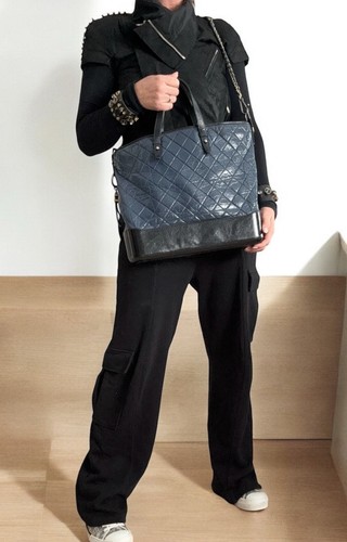 CHANEL Gabrielle Large Hobo Tasche Groß Blau/Schwarz - 第 11/18 張圖片