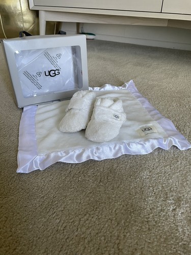 UGG BIXBEE BOOTIE AND LOVEY BLANKET | eBay