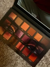 Huda Beauty Eyeshadow Palette Authentic