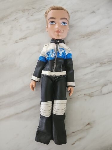 BRATZ Liquidation Boyz Play Sportz Race car Driver Cameron InComplete 2003