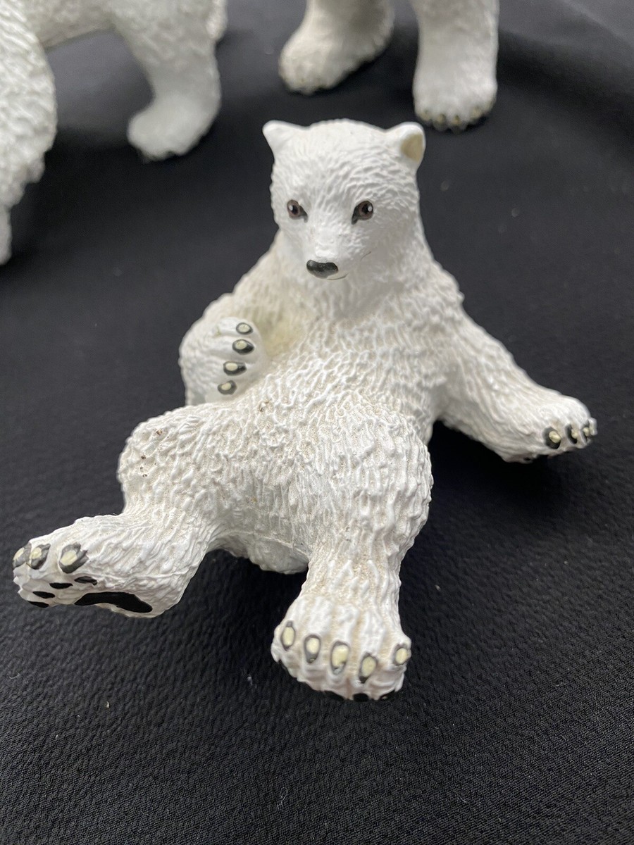 Safari Ltd Vanishing Wild Polar Bear Set Male, Female & Cub