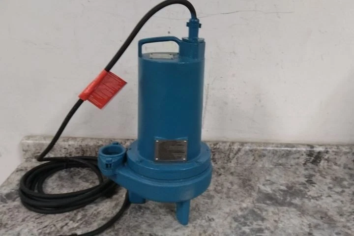 Barnes SE52 0.5 HP 1750 RPM 240V 2 In Discharge Submersible Sewage Ejector Pump - Image 3 of 4