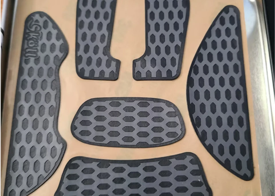 G-Wolves Skoll Red Ultra-Light Gaming Mouse 65g w/ Grip Tape Case - Image 3 of 3