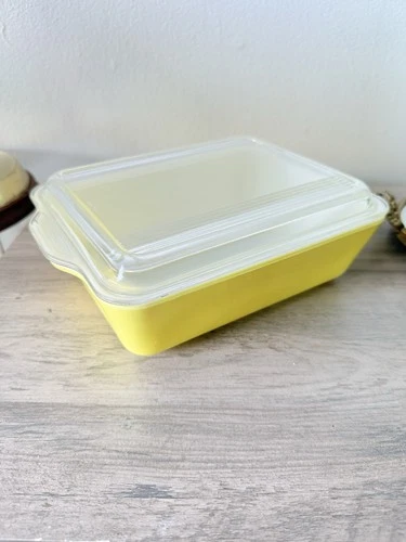 VTG. PYREX PRIMARY COLORS YELLOW REFRIGERATOR DISH WITH LID 503-B
