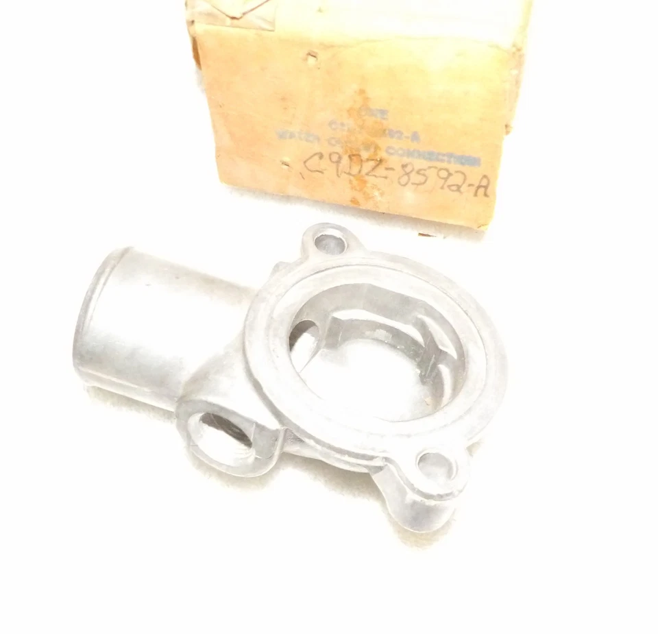 69-73 Ford Mustang Torino NOS 250 CARCASA TERMOSTATO CONEXIÓN SALIDA AGUA Foto 4 de 4