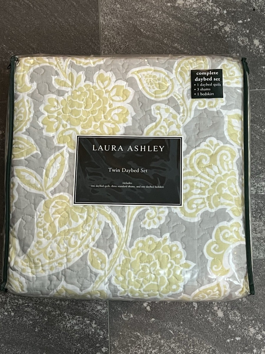 Beige Katoenen Laura Ashley kussenslopen kopen? | Laagste prijs Beige Katoenen Laura Ashley kussenslopen kopen? | Laagste prijs