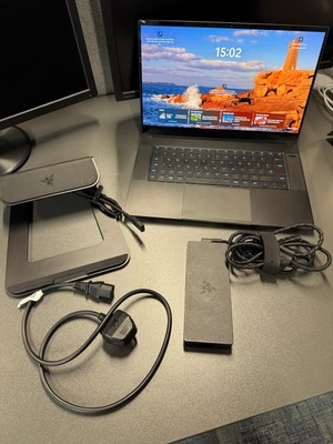 RAZER BLADE 15 Advanced i7 10875H RTX 2080 Super 16GB 1TB OLED 4K