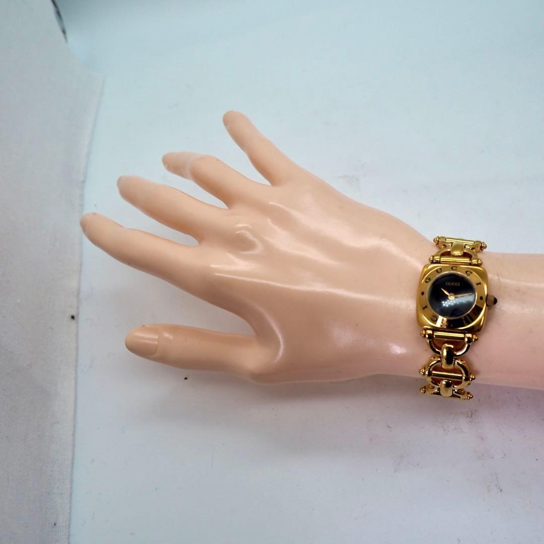 GUCCI 6400L Watch Gold Black Vintage Japan Womens Analog Quartz Elegant thumbnail 9