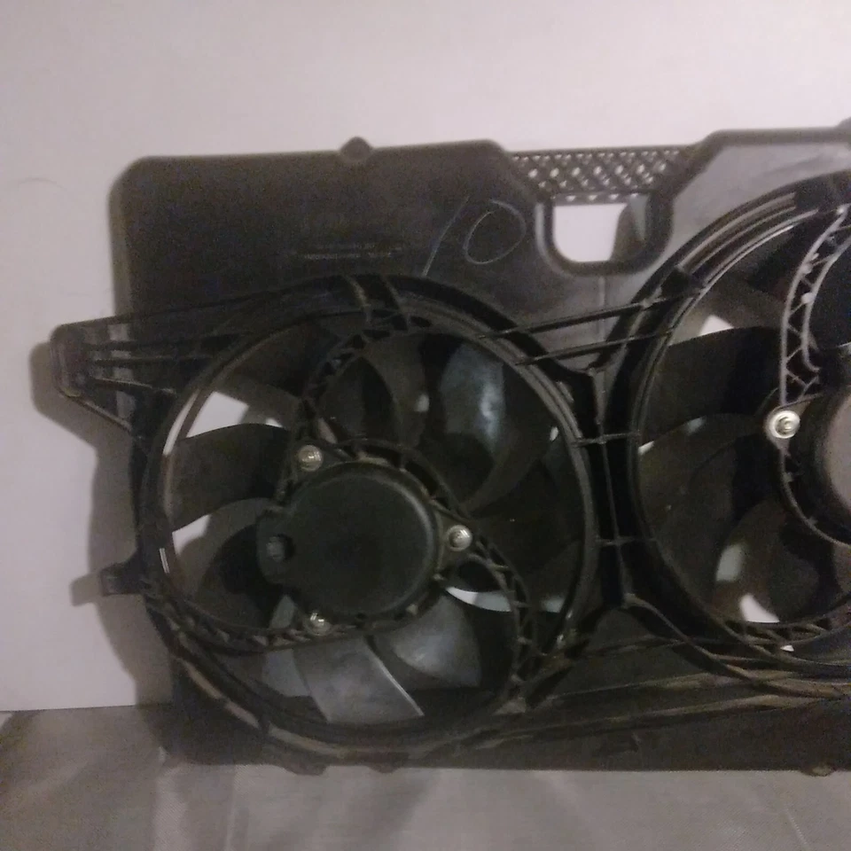 Радиатор двойной вентилятор охлаждения в сборе для 08-12 Ford Escape Mercury Mariner 3,0 л V6 - Изображение 3 из 4