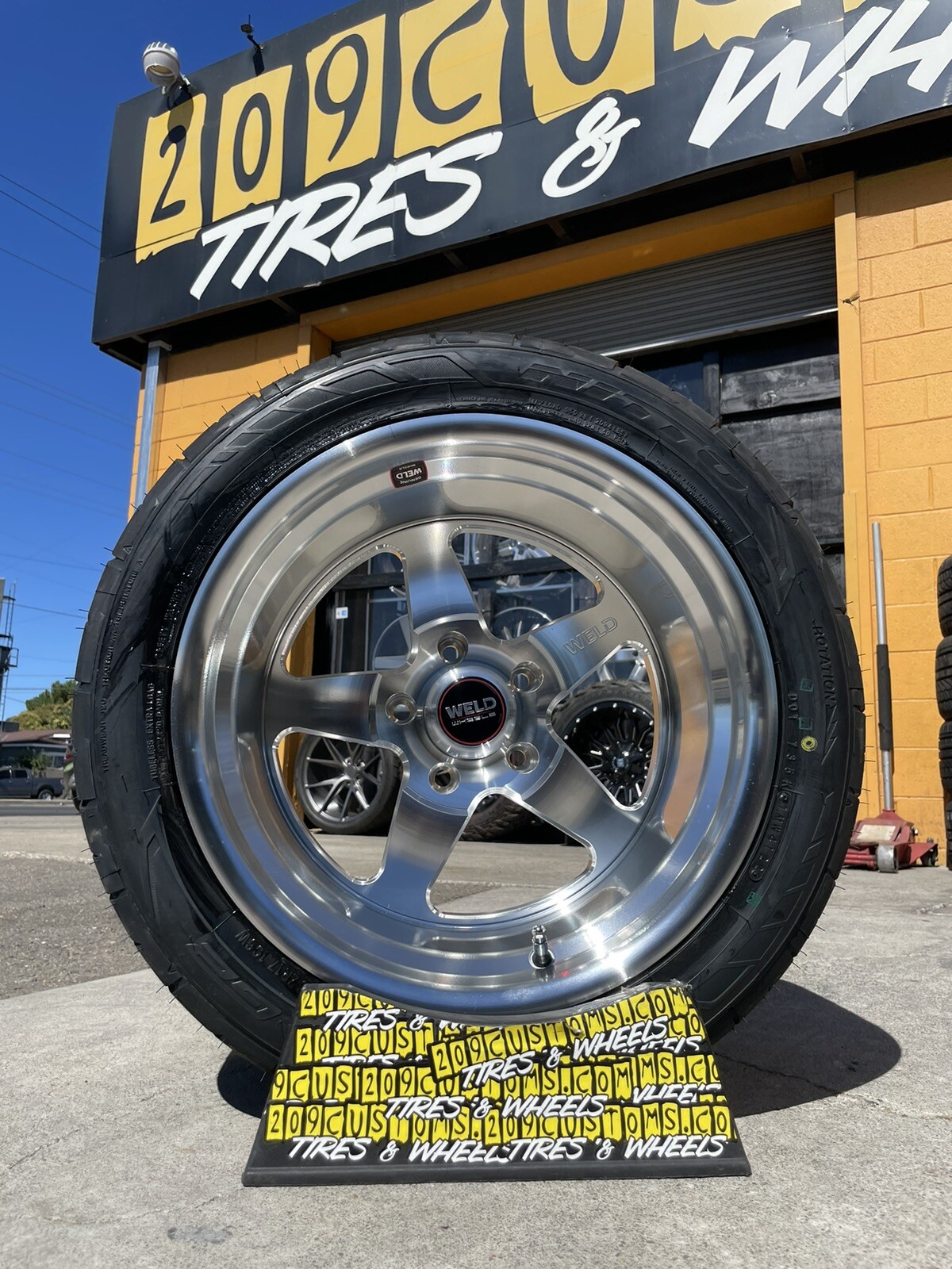 4 17" WELD VENTURA S105 17x11 44 4.25 5x127 C10 OBS CHEVY NITTO TIRES