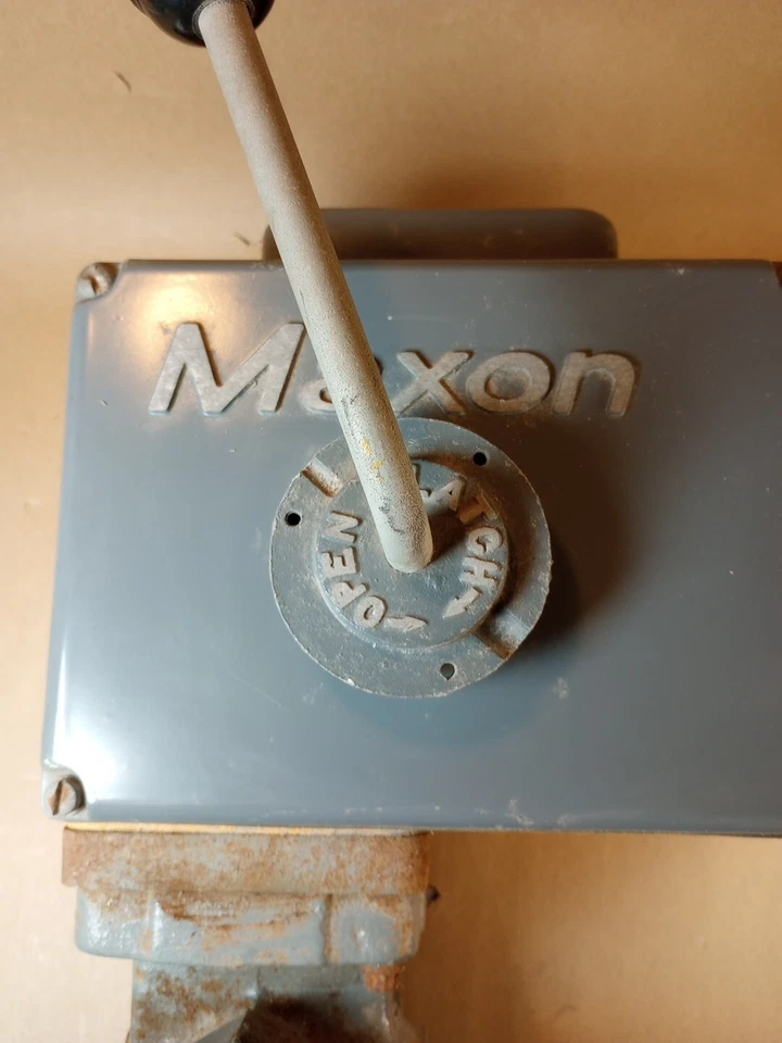 Válvula de desligamento Maxon designação: 2 1/2" 808 0 pressão máxima de entrada: 40 PSIG - Imagem 3 de 4