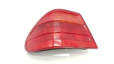 MB Mercedes Benz E-Klasse W210 1996 Limousine Heck Links Körper Bremslicht Lampe