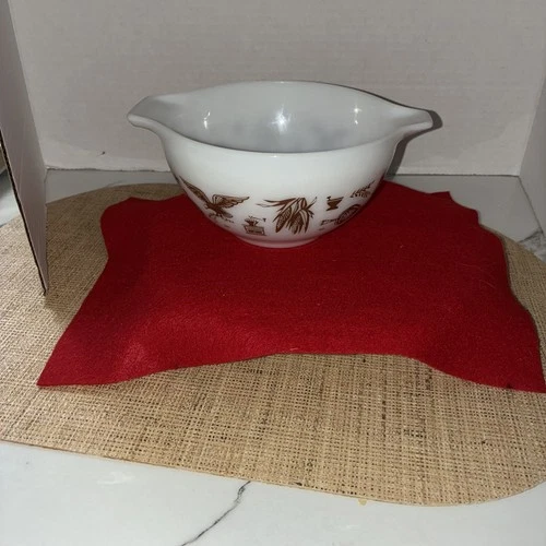 Pyrex Early American Cinderella 441 Nesting Mixing Bowl White Brown 1.5 Pint