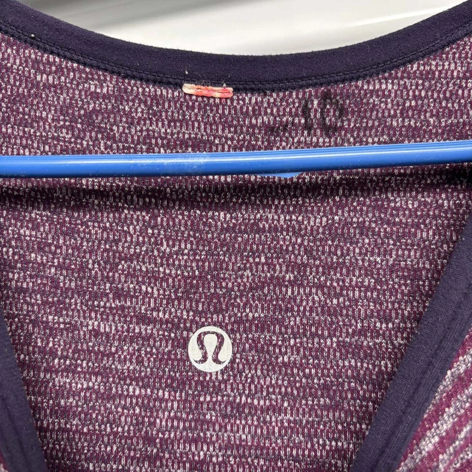 Top deportivo Lululemon borgoña jaspeado a rayas manga larga para mujer mediano largo Foto 2 de 4