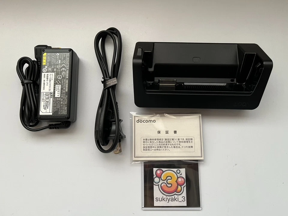 Fujitsu F-07C Loox Windows 7 Phone SIM-LOCKED DOCOMO giapponese con base di r... - Immagine 4 di 4