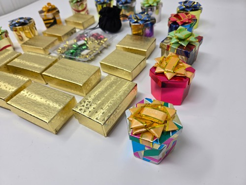 LOTE de 26+ Cajas de Regalo Pequeñas Llenas de Algodón Color Dorado Anillo Joyería Caja de Cartón - Imagen 8 de 17