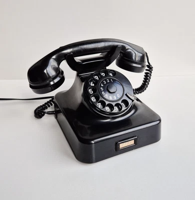 Original schwarzes Bakelit Wählscheiben Telefon W48fs von 1962 mit TAE-F Stecker - Bild 1 von 4