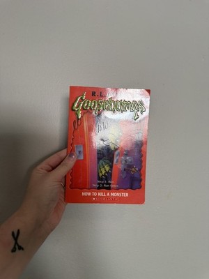 Goosebumps ''HOW TO KILL A MONSTER'' by R.L. STINE (2003, Scholastic) Book # 46