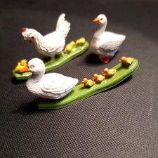 Vintage Britains Plastic Farmyard Geese with Goslings Figures – Hen chicks Goose