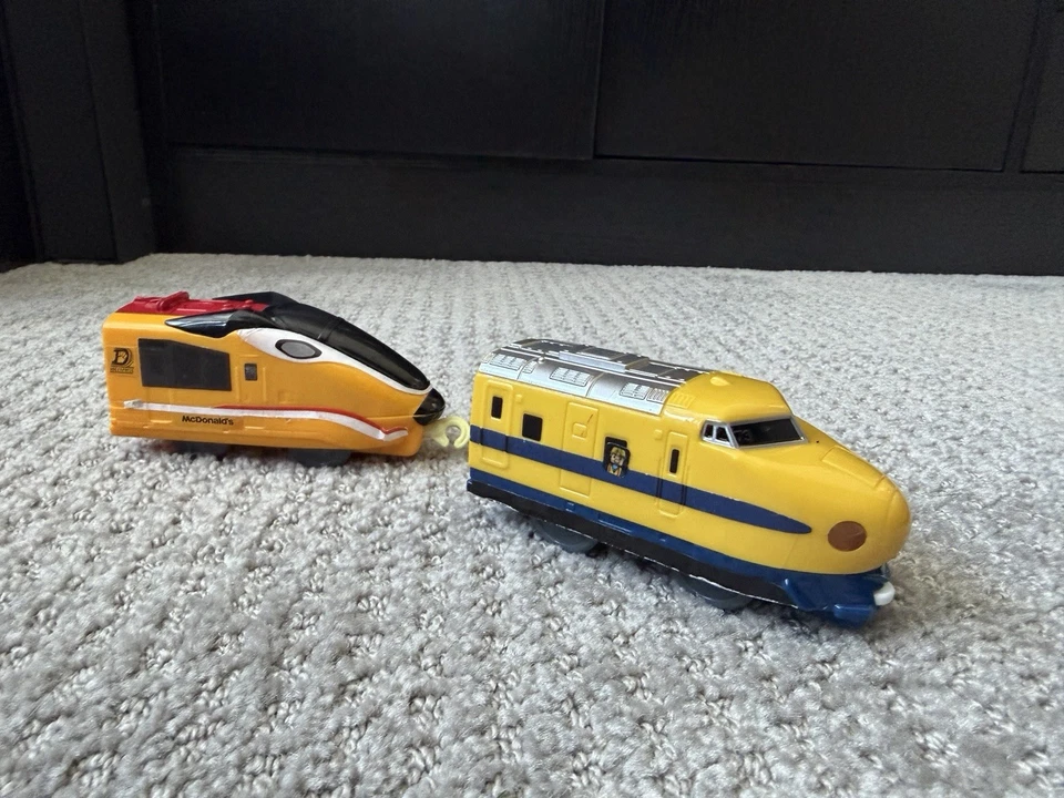 Juguete Happy Meal McDonalds Japón Tomy Shinkansen 7 trenes y accesorios 2017-24 Foto 4 de 4